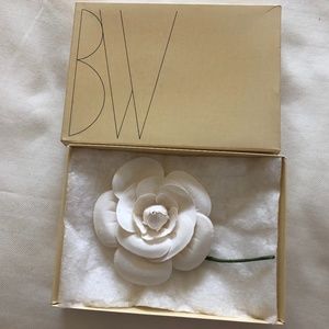 vintage gardenia pin
